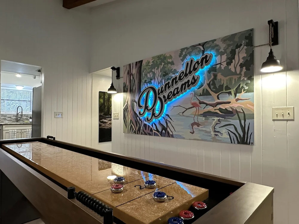 Dunnellon Dreams 3 Bedroom Home by RedAwning