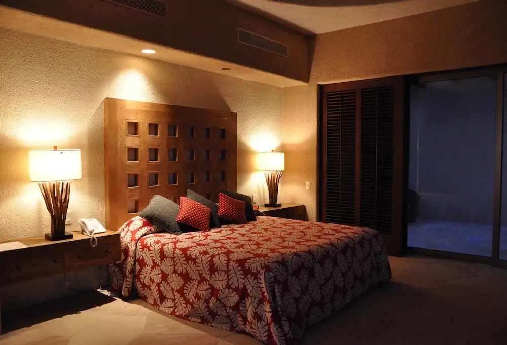 Luxurious Hillside Oceanfront 8 bedroom Villa Bellissima
