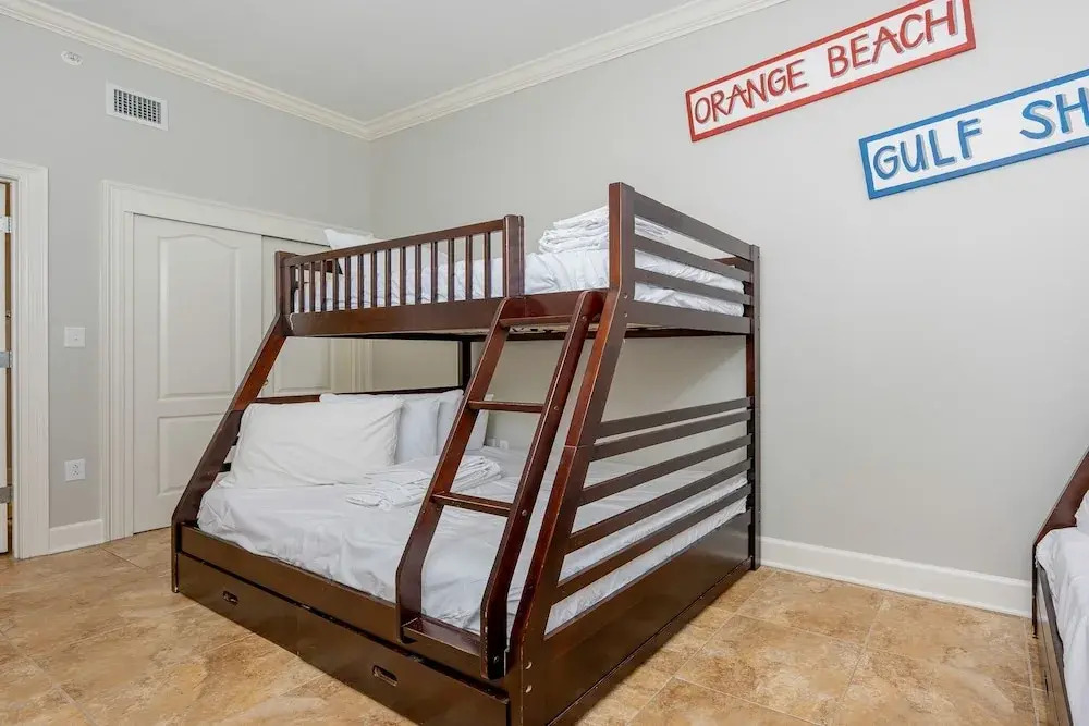 The Oasis 1712 Formerly Phoenix West Ii 1712 4 Bedroom Condo
