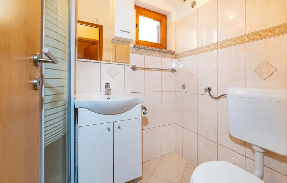 Nice Apartment in Modric With 1 Bedrooms and Wifi