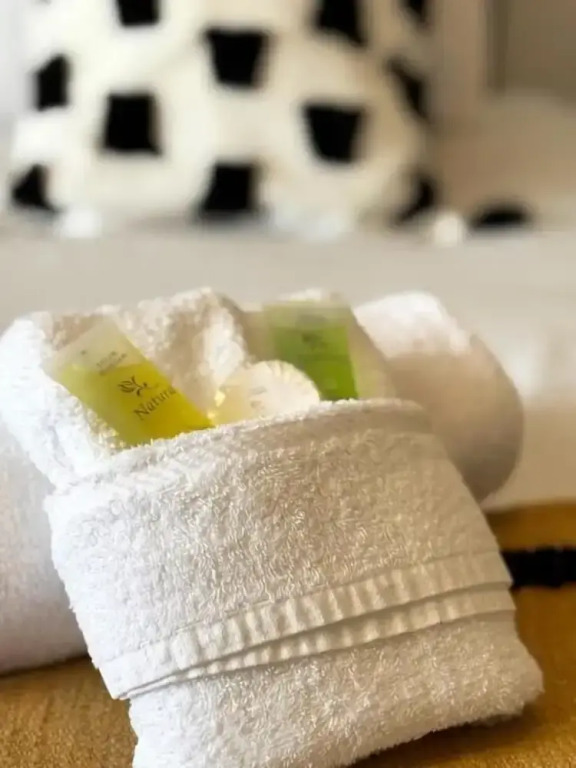 Group Getaway Stylish 2-bed Cardiff Flat