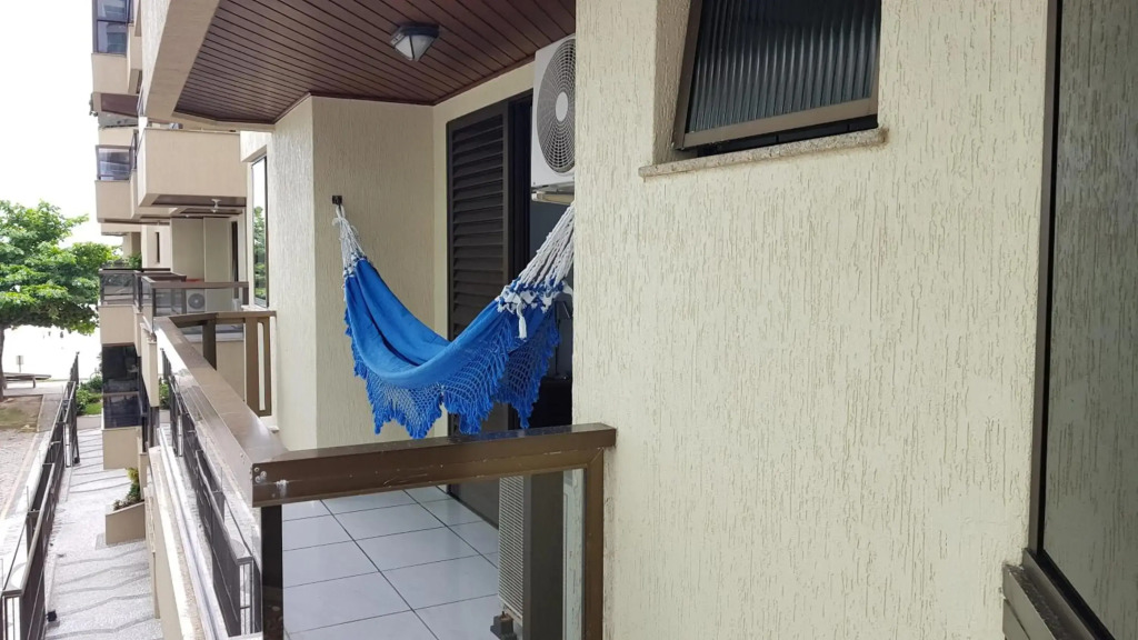 Apto em prédio frente mar, Meia Praia Itapema, 3 dorm, conforto para 8 pessoas