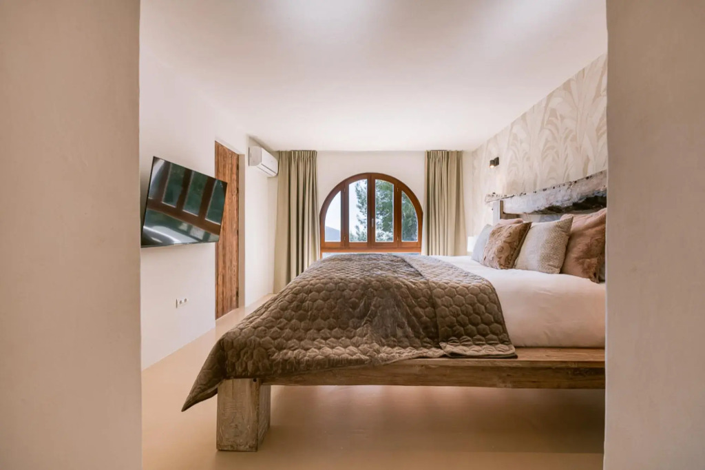 Can Furnet in Ibiza With 4 Bedrooms and 8 Bathrooms