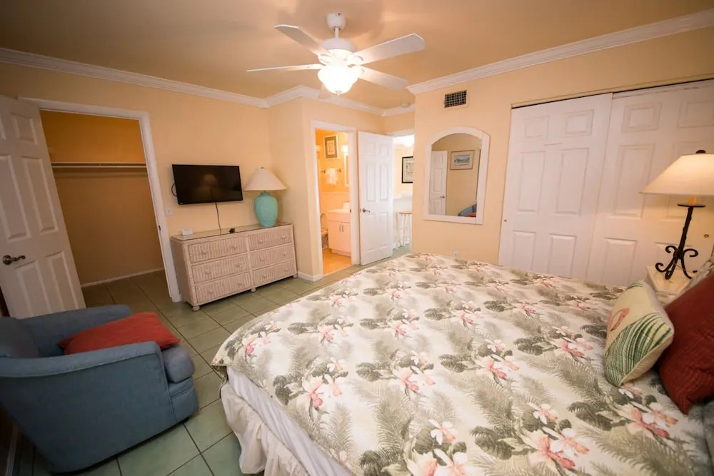 Tradewinds Beach Resort