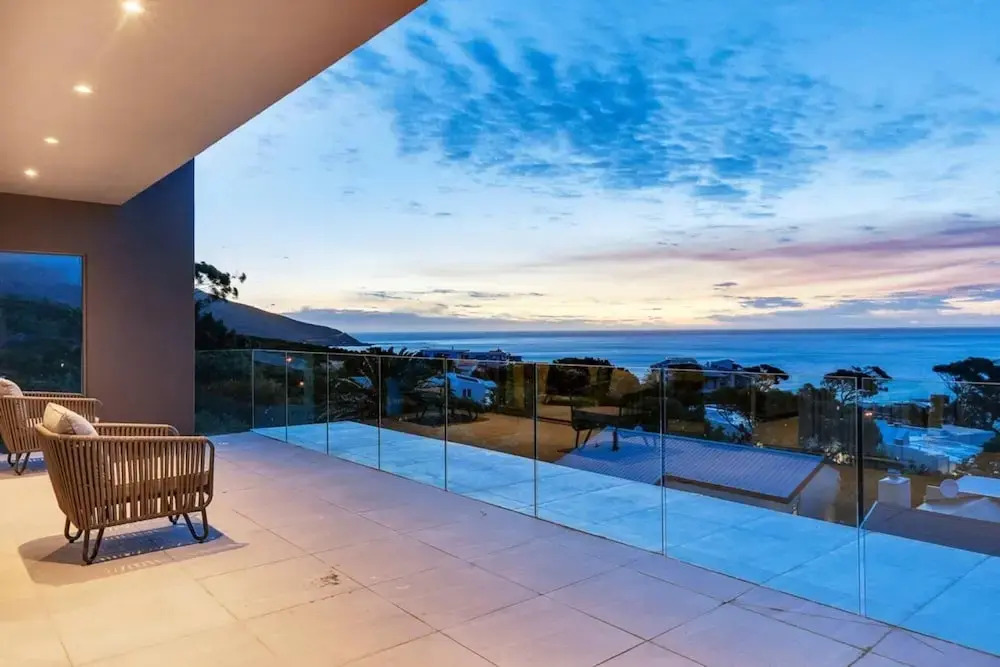 Large 9 Bedroom Villa in Camps Bay w Pool Apostles Views