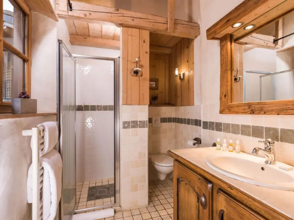 Chalet Elephant Blanc