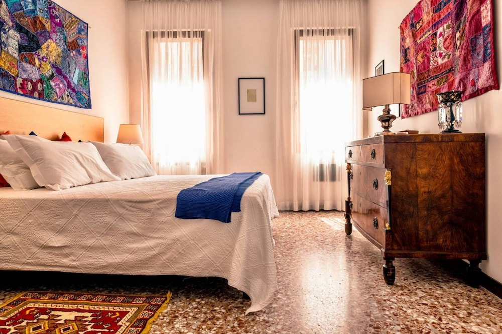 San Severo Bright Stylish Apartments Canal View