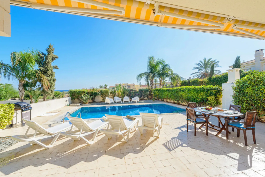Ariadne Villa
