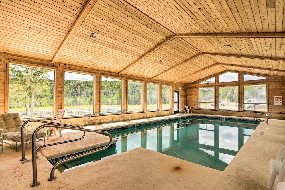 1/2 Mi to Brian Head Resort! Mtn-view Condo