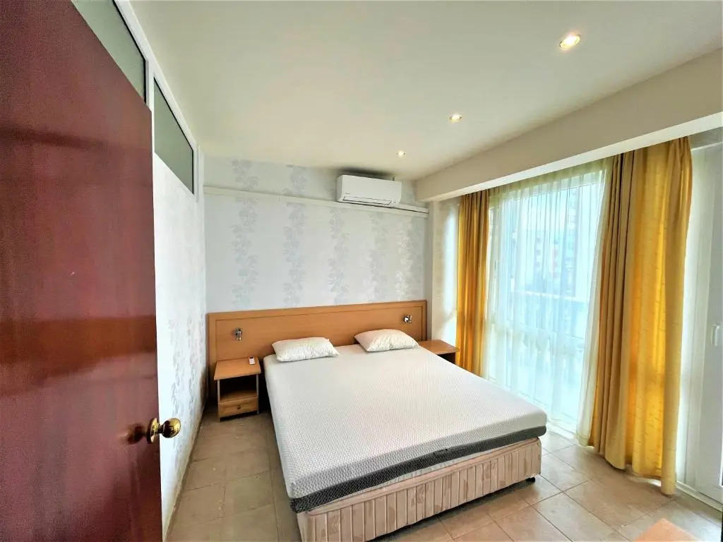 Miramar Front Beach Self Catering Apartments No Swim Pool Access
