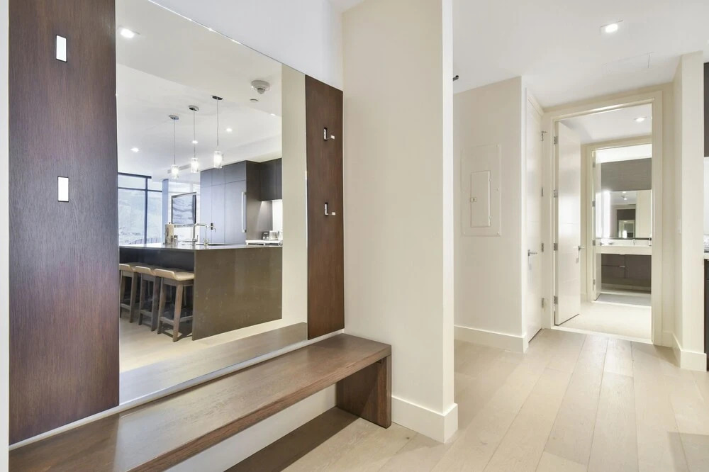 2 Bedroom Lift - Modern & Ski-in, Ski-out Condo by Redawning