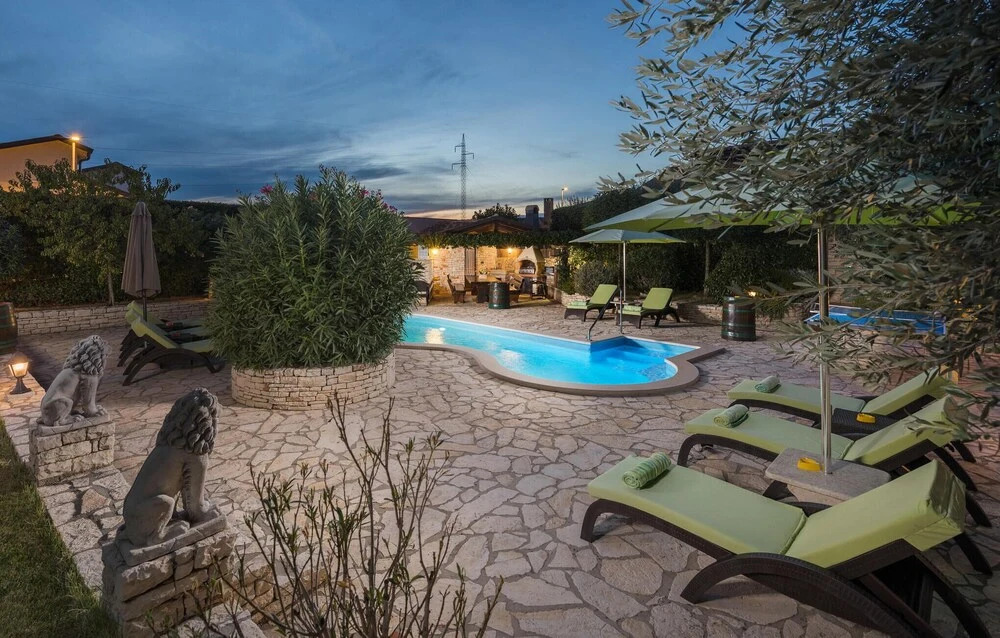 Gorgeous Home In Buje