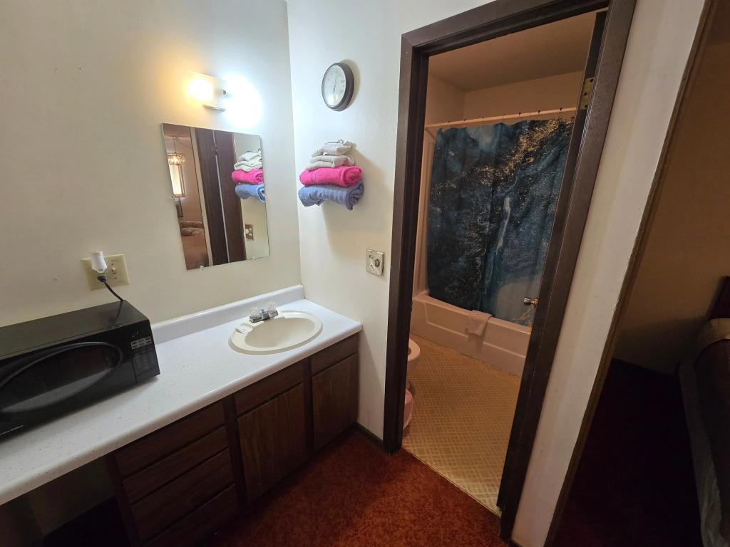 OYO Sandman Inn