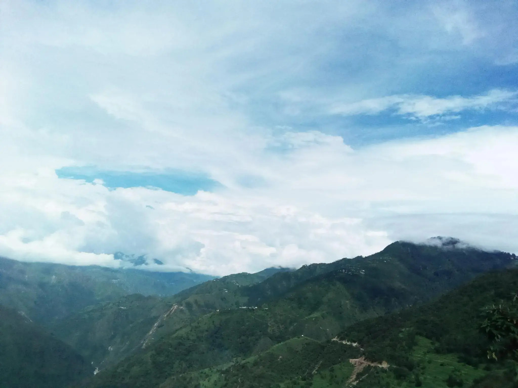 Mountain Midst