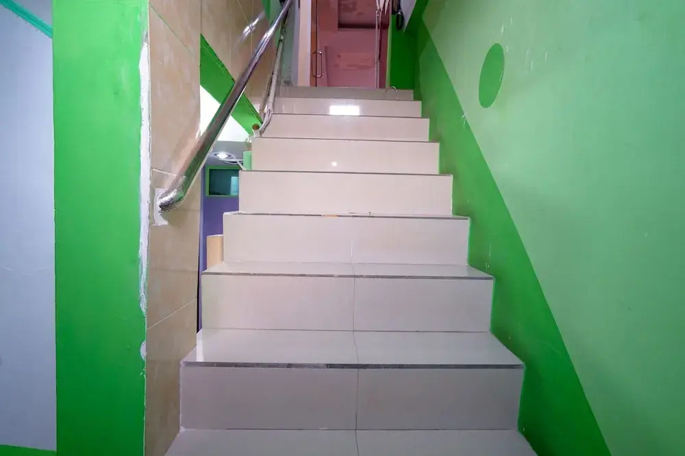 OYO 1495 Hotel Lendosis