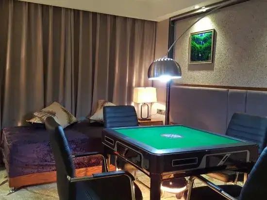 Jurassic Hotel