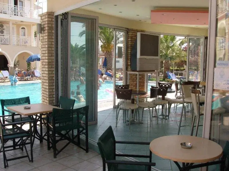 Vivian Hotel