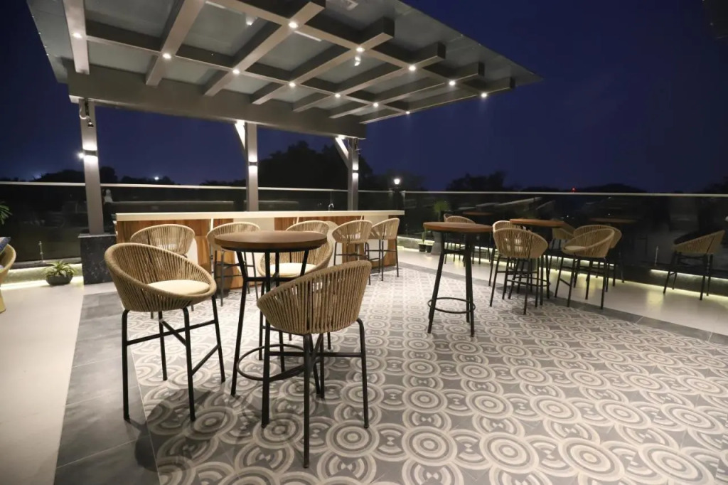 The Pristine Hotel Kanpur