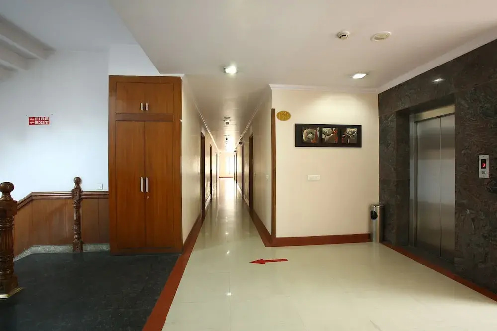 Emblem Hotel Sector 14 Gurgaon