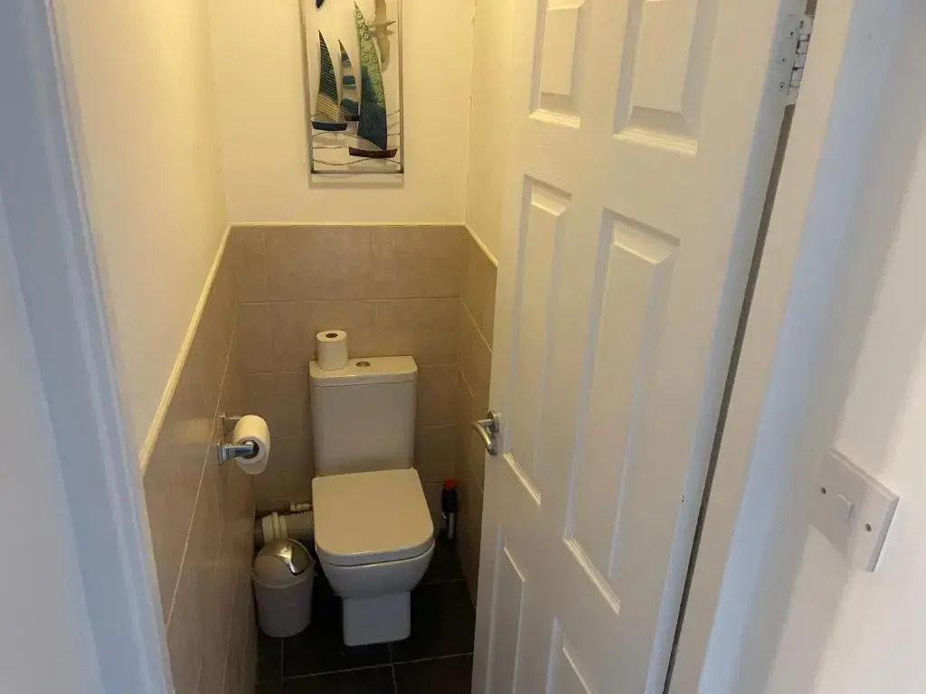 River House 2BR 1 bathroom downstairs toilet Parking St Neots Town Centre