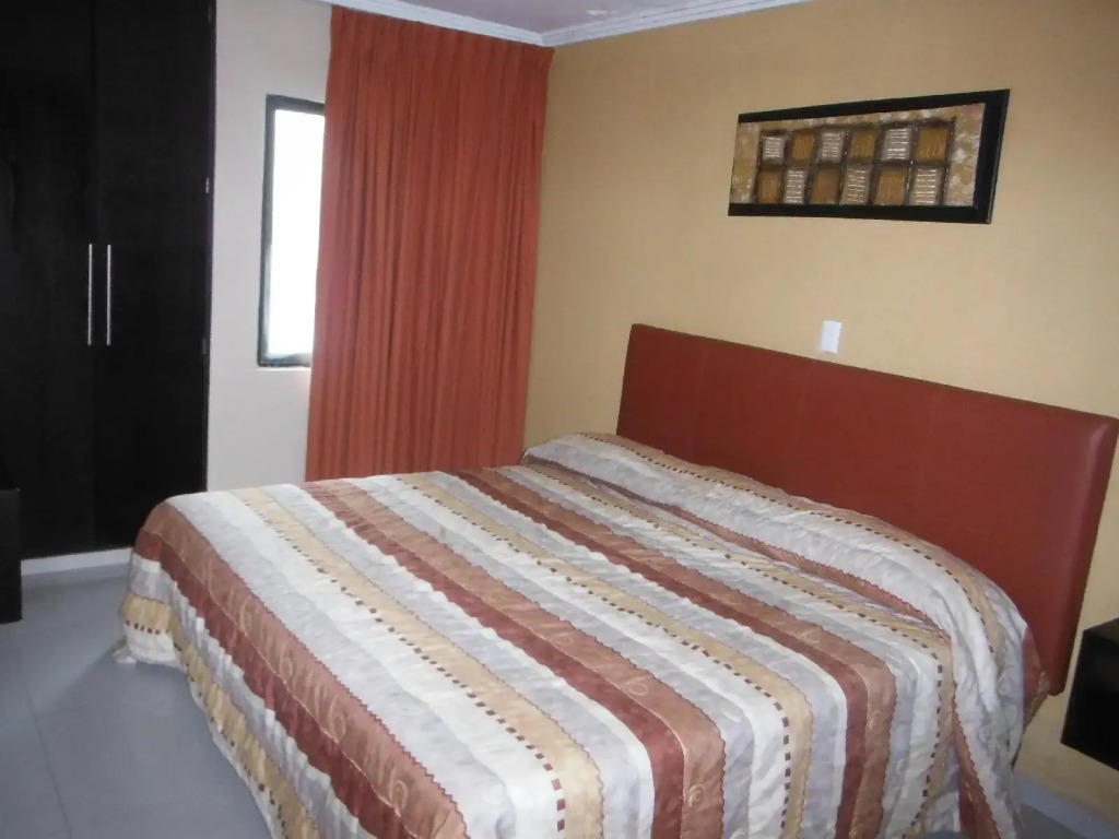 Hotel Paraiso Suites