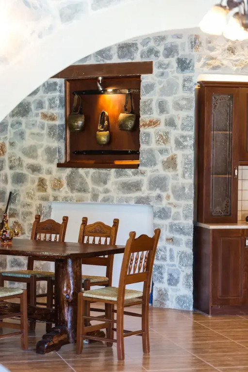 Villa Asigonia with Heated Pool & Whirlpool