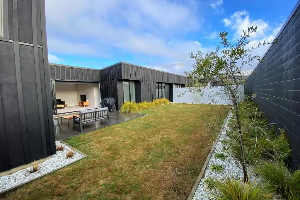 Modern Fully Fenced Stackbrae Holiday Home