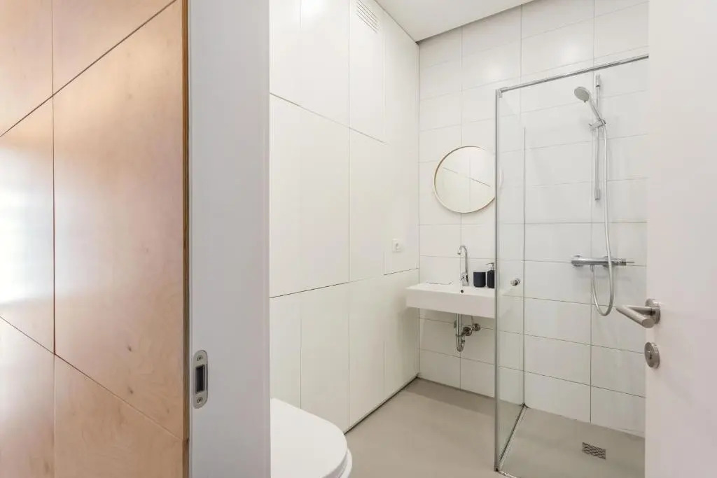 #stayhere - Modern Designer 1BDR Apartment in Artistic District