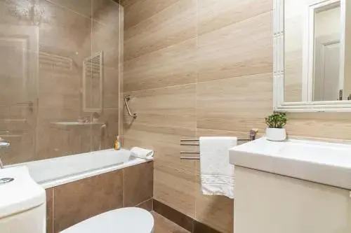 Large family flat in Campo de Ourique