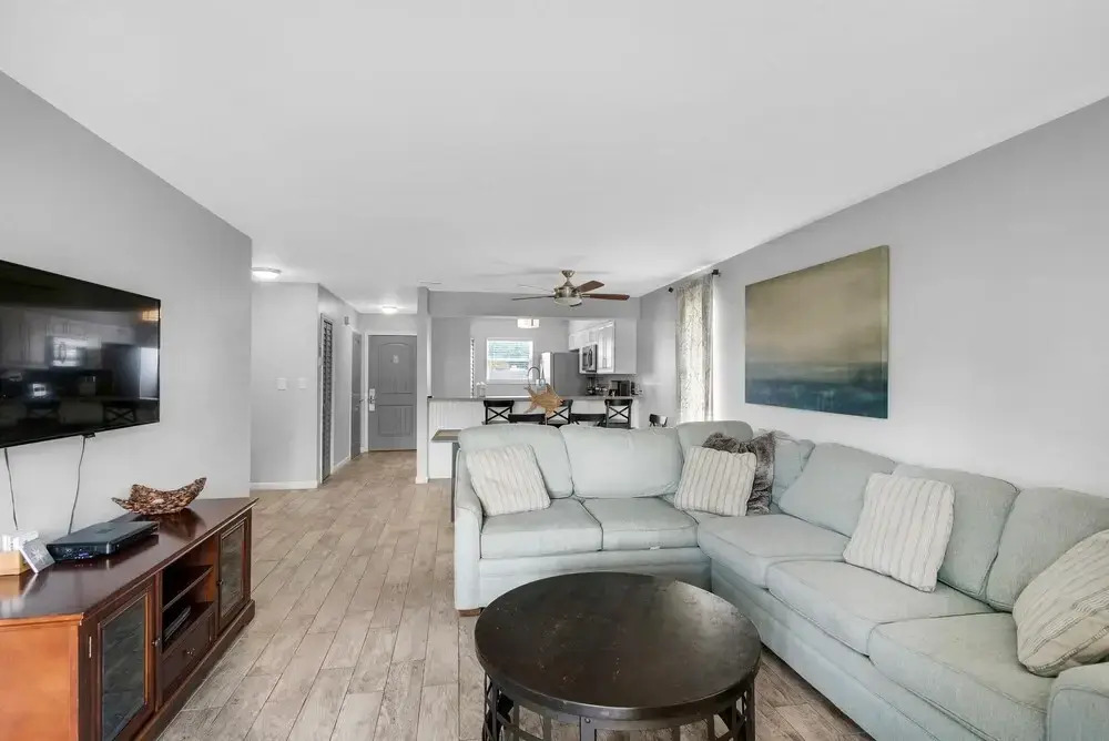 Summerhouse Townhomes #6- Blue Pearl