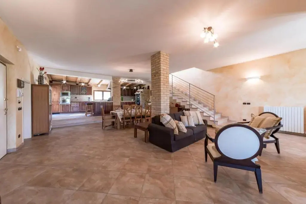 CASALE ROSY 6&2, Emma Villas