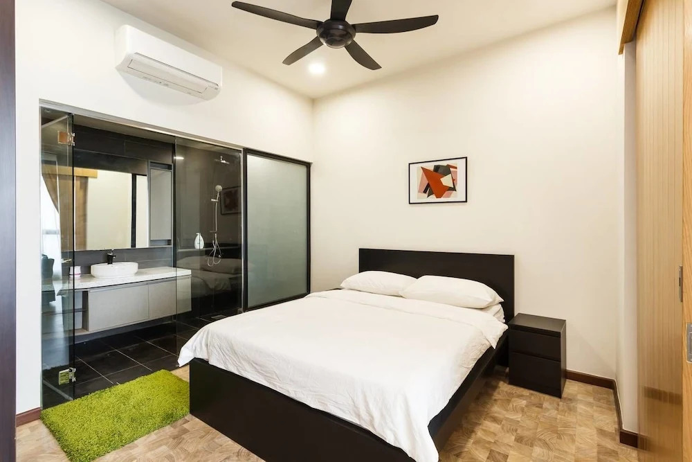 Professional 1BR Suites @ Tun Razak