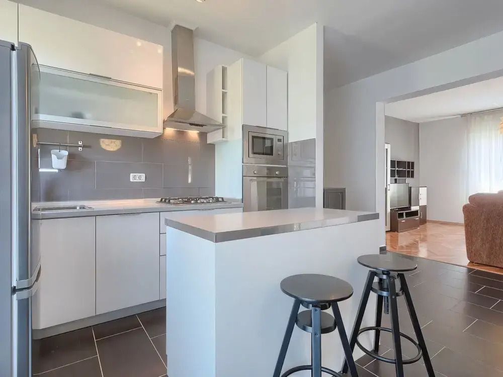 Rovere Pula in Pula With 2 Bedrooms and 1 5 Bathrooms
