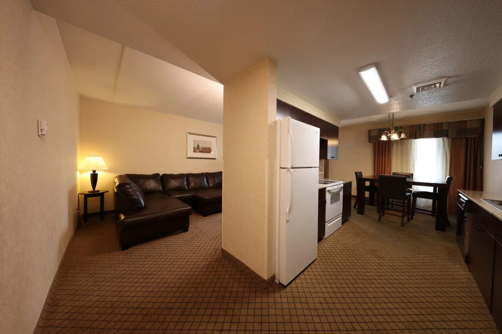 Holiday Inn Express Grand Rapids Airport North by IHG