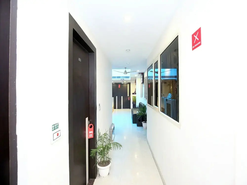 OYO 982 Hotel Royal Park