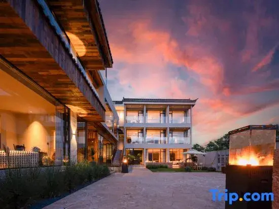 Mu Yun Ting Feng・360° Sea View, Cangshan Sunset Cloud Breeze Resort (Dali Erhai Store)