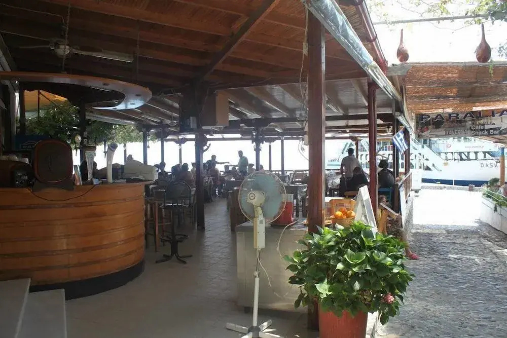Paralia Rooms