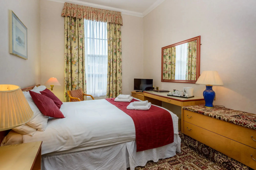 Russell Hotel