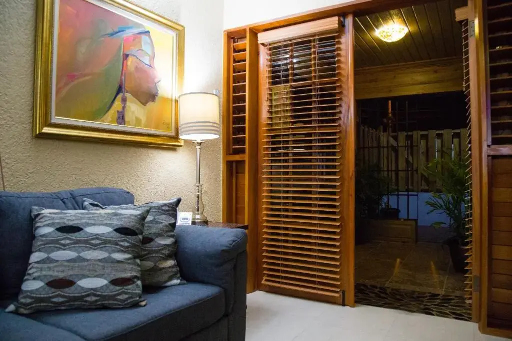 Choose To Be Happy at Long Mountain Cabin - One Bedroom Apartment