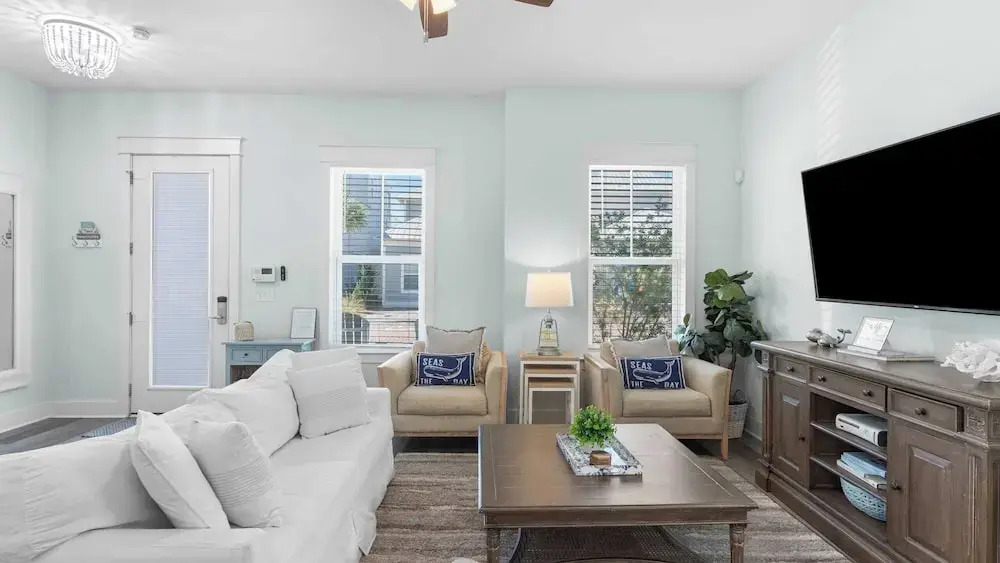 Constant Getaway by Avantstay 30A Coastal Retreat Outdoor Lounge, Golf Cart, Bikes + Near Beach