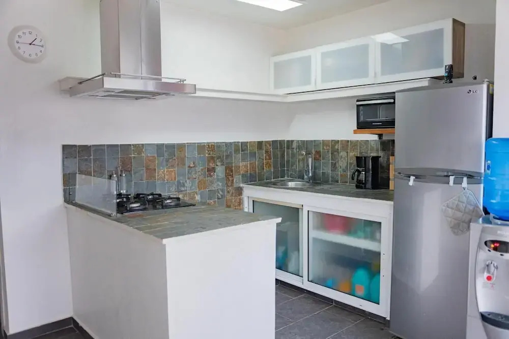 Los Corales Beach Front E101
