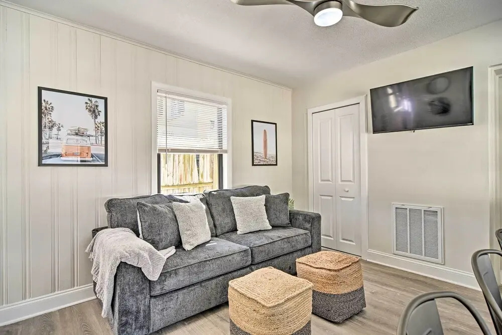 2 Conjoined Units - Steps From Madeira Beach!
