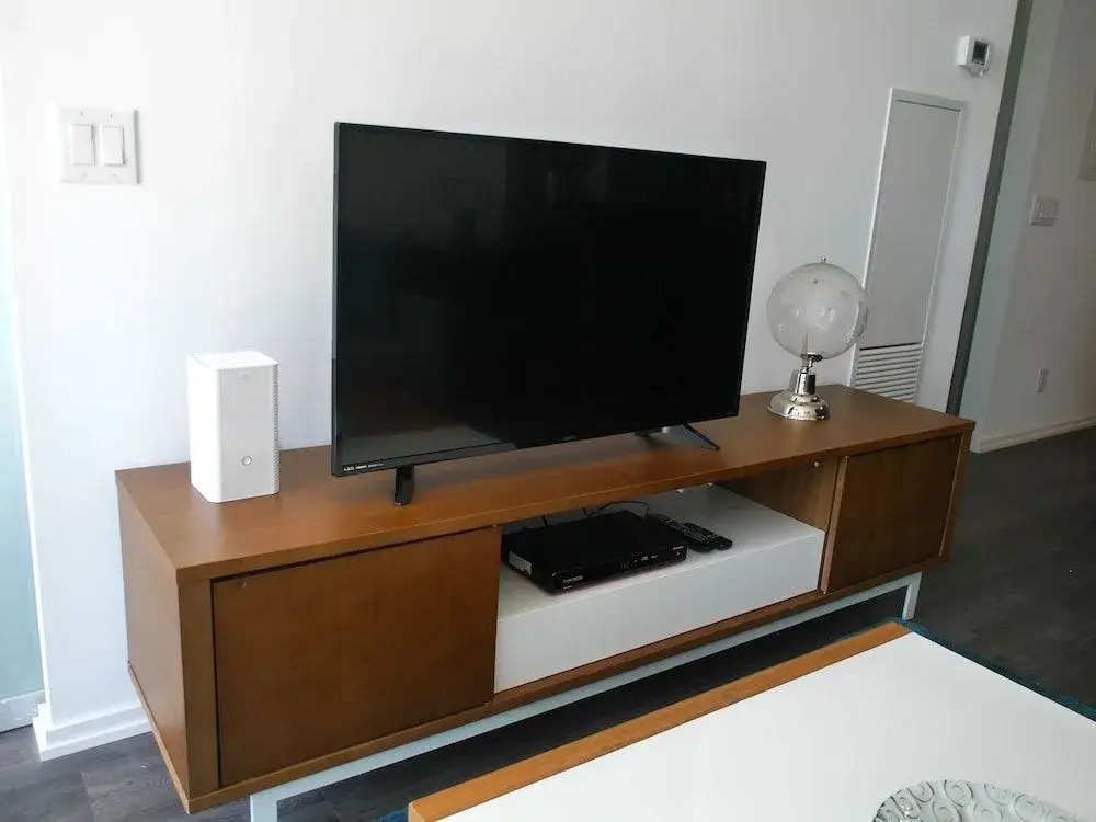 Newly Decorated 2BR Financial District