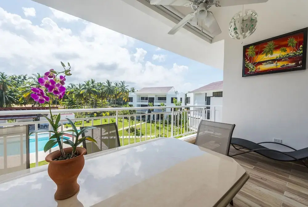 Los Cocos Residences