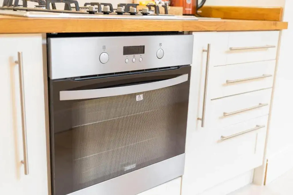 Luxury Harborne Townhouse l 4 Bedrooms l Parking l Patio