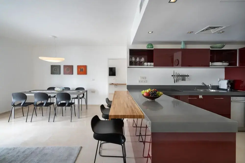 Bright and Clean Rothchild Quarter