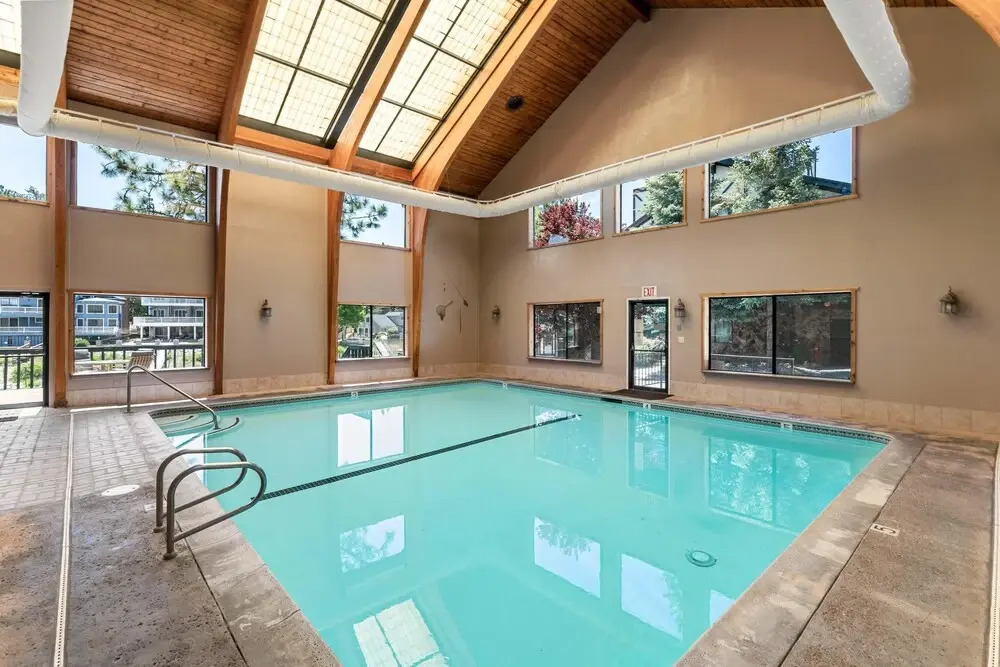 Tennis Courts and Swimming Pool - Delightful Mountain Sanctuary