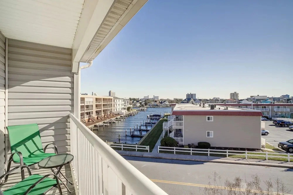 1 Mi to Beach: Bayside Townhome in Ocean City