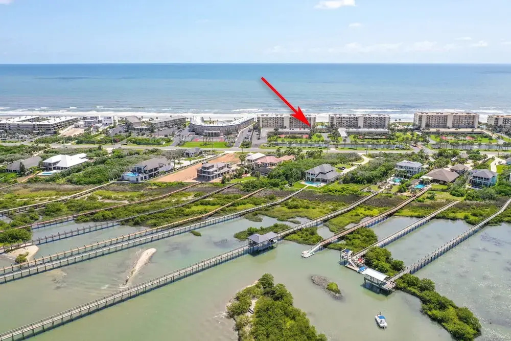 Newly Decorated Ground-floor Suite Steps From Beach and Pool W/views, Wifi