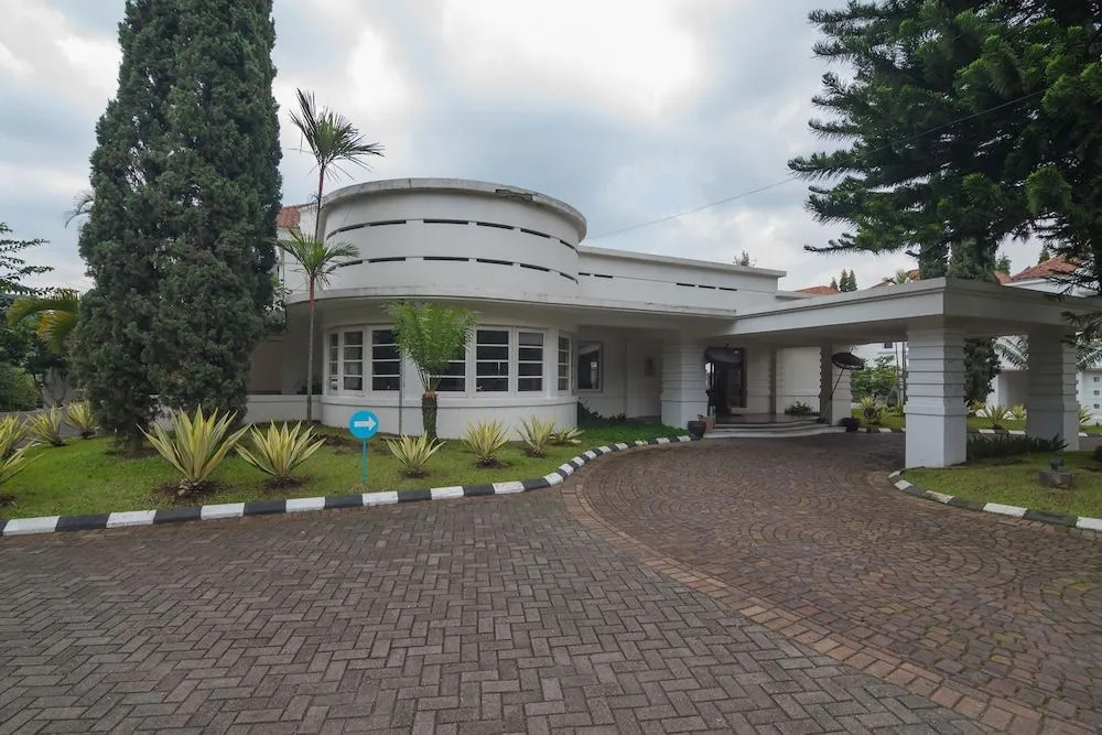 Reddoorz Plus Near Upi Setiabudi